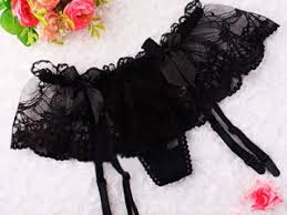 Liguero de encaje con tanga y &nbsp;medias
